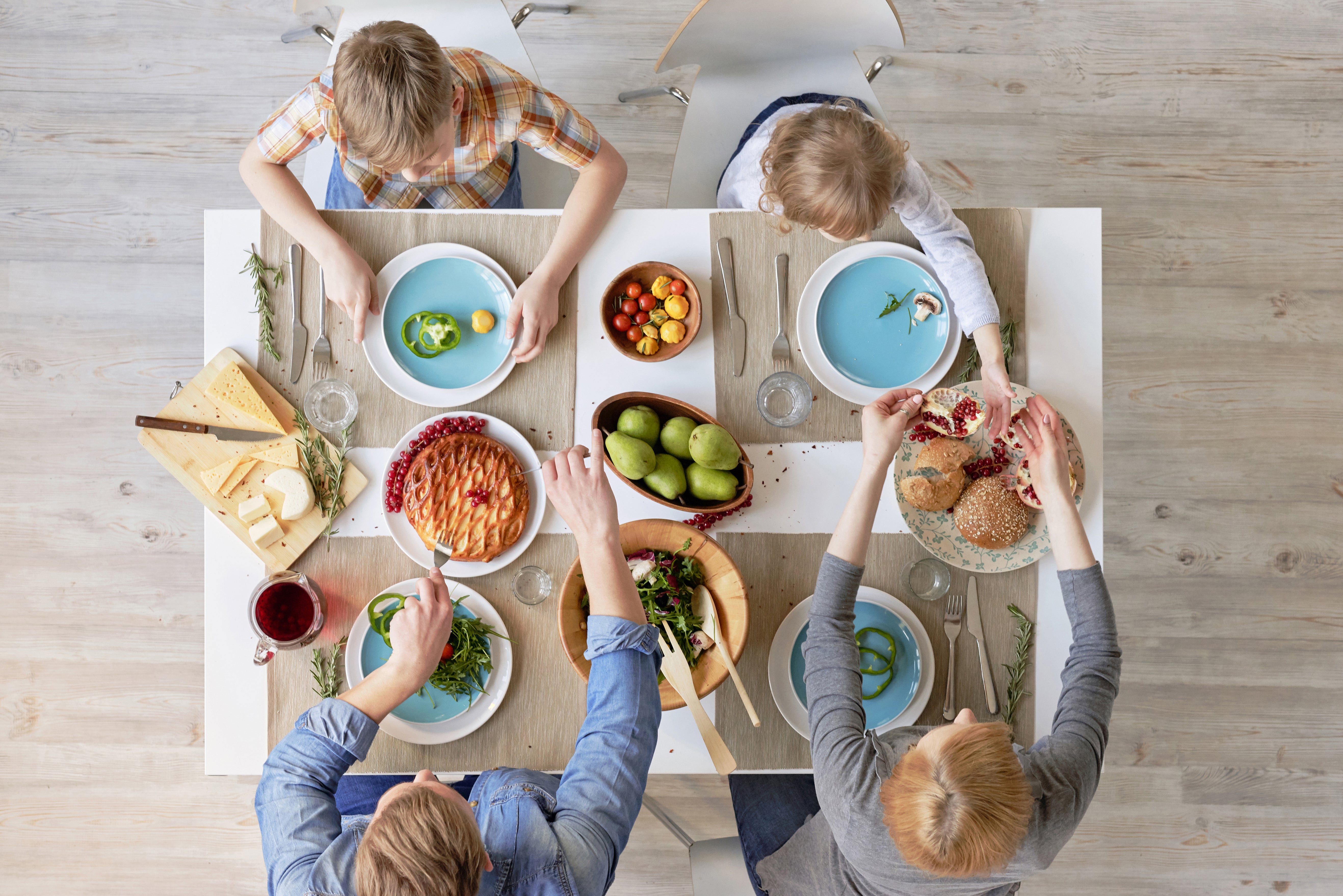 Modern Parenting Win: Discover Tot Talk's Educational Placemats for Mealtime Learning!